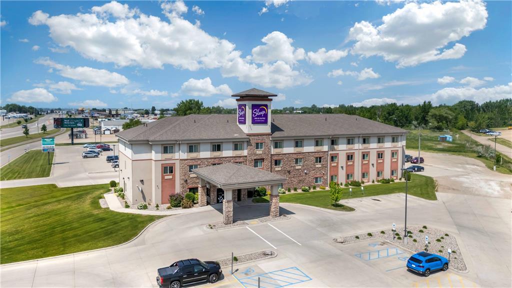 Sleep Inn & Suites Devils Lake - carbon neutral hotel in Devils Lake
