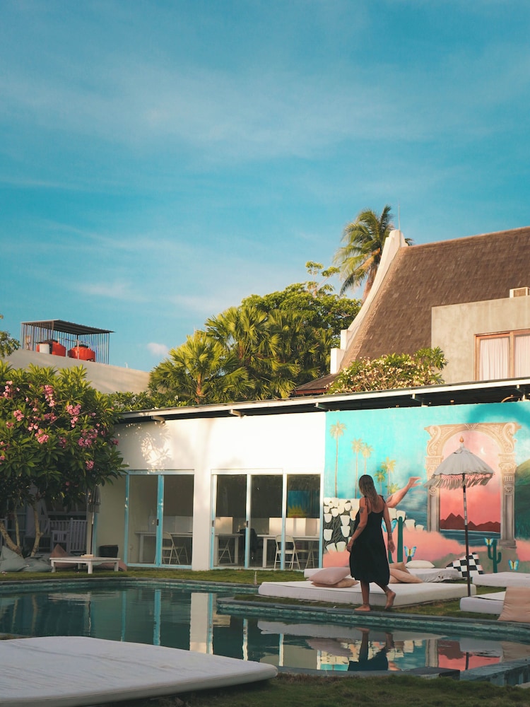 Dream Hotel - carbon neutral hotel in Kuta