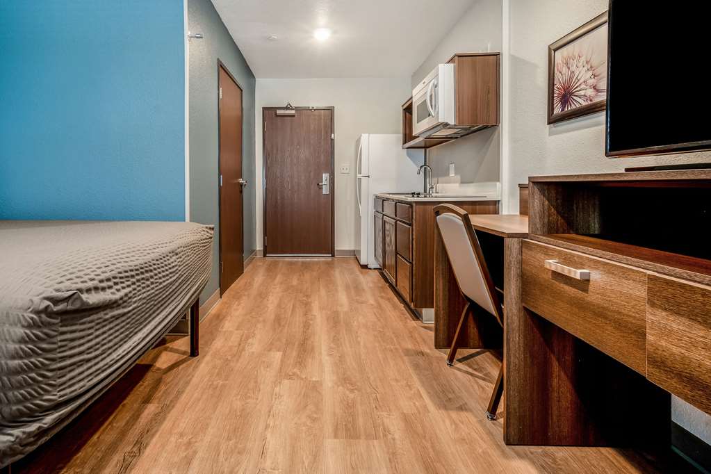 WoodSpring Suites Naples West - photo 8