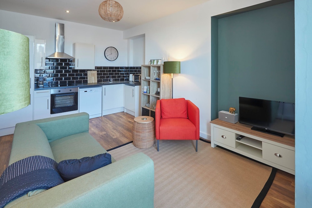 Host Stay Abbey Nest