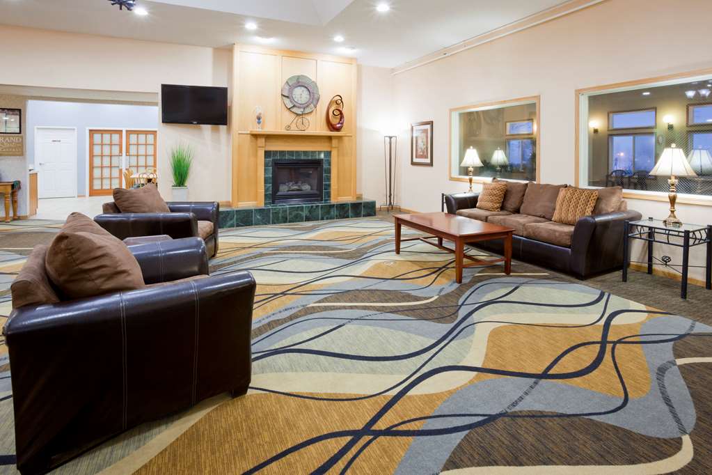 Grandstay Hotel and Suites - photo 2