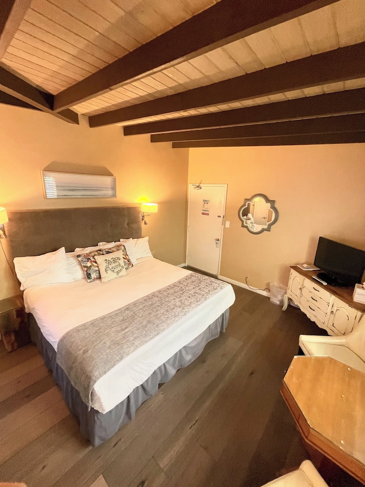 Pleasant Inn - photo 16