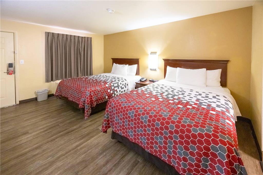 Econo Lodge McAlester - photo 24