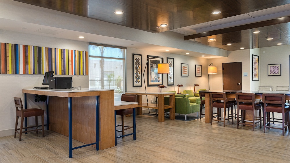 Holiday Inn Express Fullerton Anaheim by IHG - photo 32