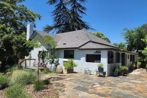 The Haven In Town NEWLY remodeled Private Stocked — hotel in Mariposa