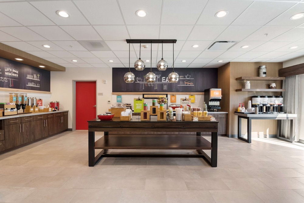 Hampton Inn Batesville - photo 26