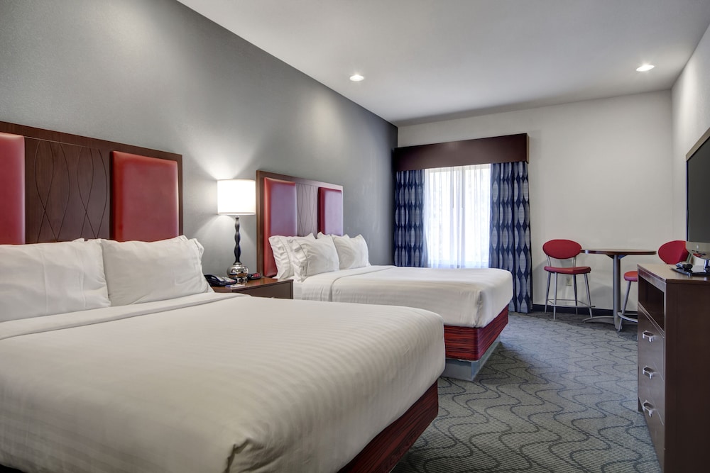 Holiday Inn Express & Suites Oklahoma City North by IHG - photo 12