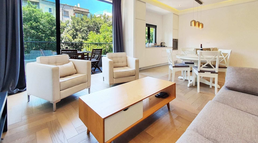 BnBIsrael apartments Dizengoff Brique — 4-Star Luxury Hotel in Tel Aviv, Israel