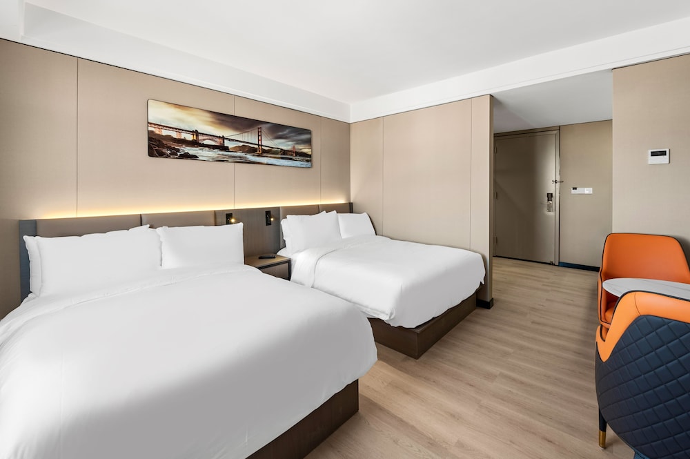 Ly New York Hotel - photo 10