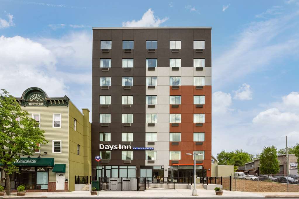 Days Inn by Wyndham Staten Island - photo 2