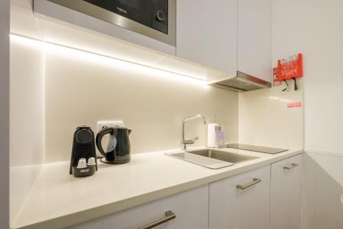 GuestReady Port Studio 4 — 4-Star Luxury Hotel in Vila Nova De Gaia, Portugal