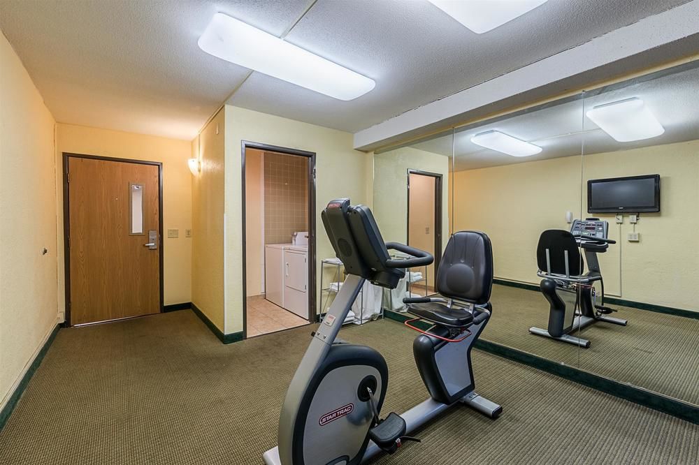 Motel 6 Moline - photo 47