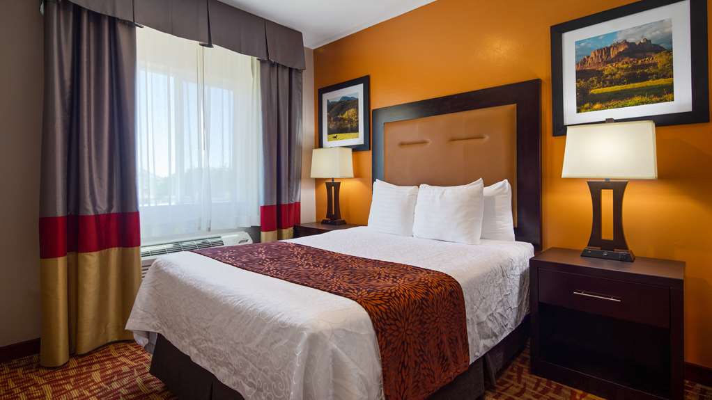 Best Western Plus Zion West Hotel - photo 11