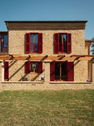 Odorisio Country House — 5-Star Luxury Hotel in San Vittoria In Matenano, Italy