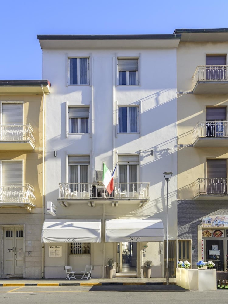 City Hotel - carbon neutral hotel in Viareggio