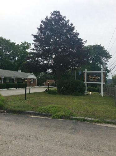 Seagate Motel - photo 3