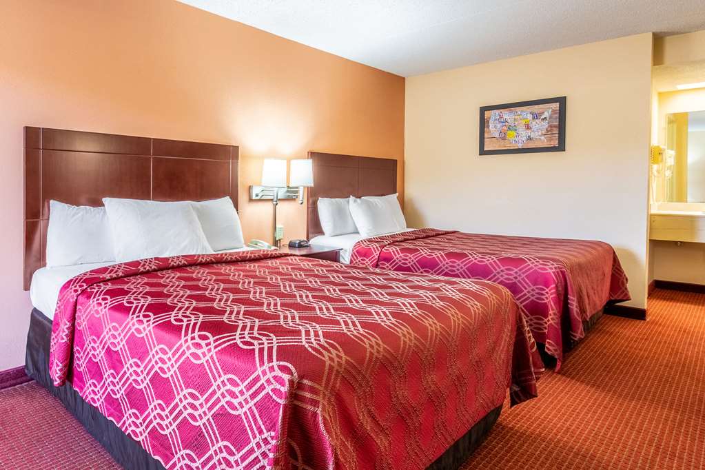 Econo Lodge Rocky Top - photo 19