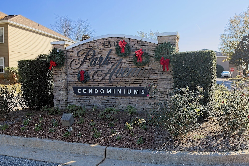 Park Avenue 214 by Southern Vacation Rentals — 4-Star Luxury Hotel in Foley, United States