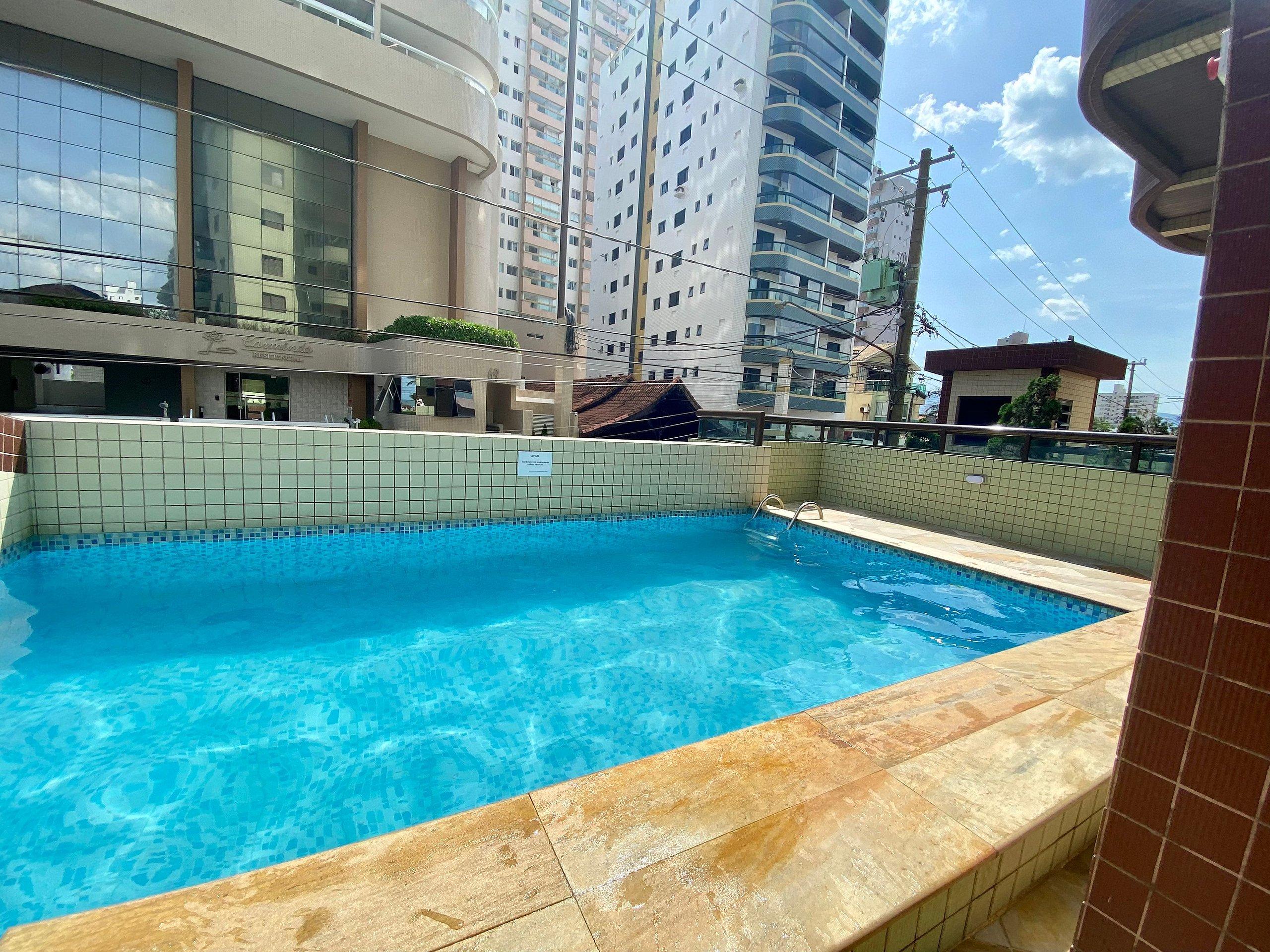 A072 Apto c Churrasqueira & Piscina 30m Praia in Sao Vicente, Brasil