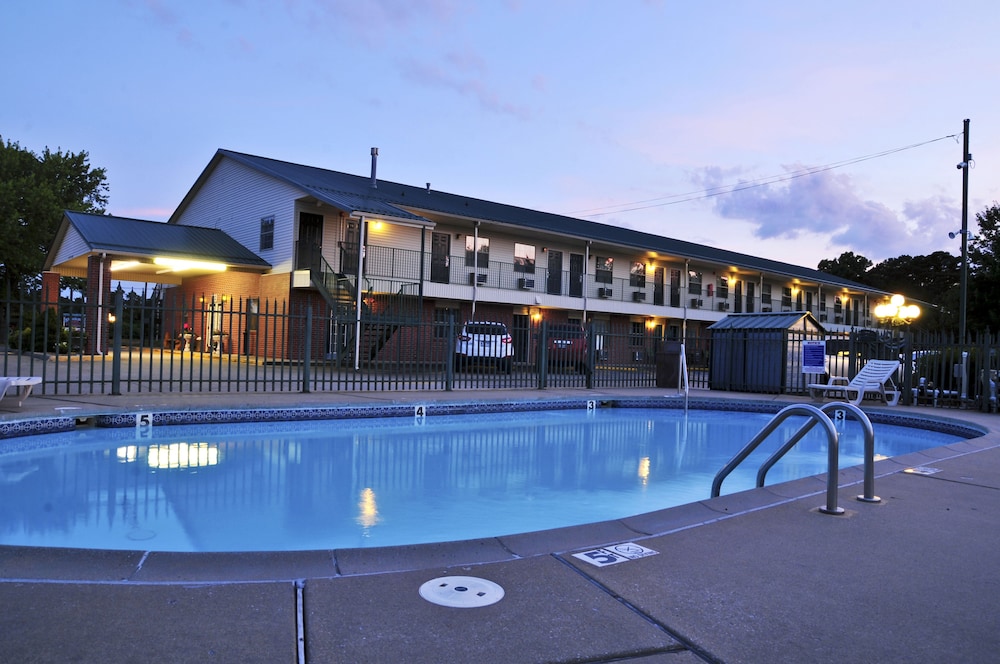 The Regency Inn - photo 20