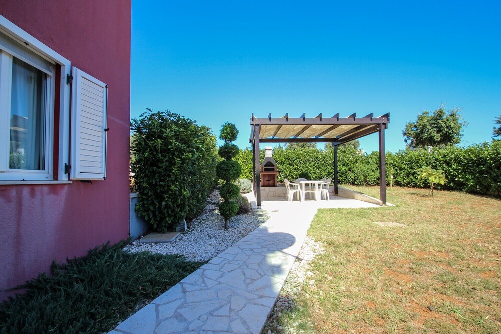 Lea — 4-Star Luxury Hotel in Novigrad, Croatia