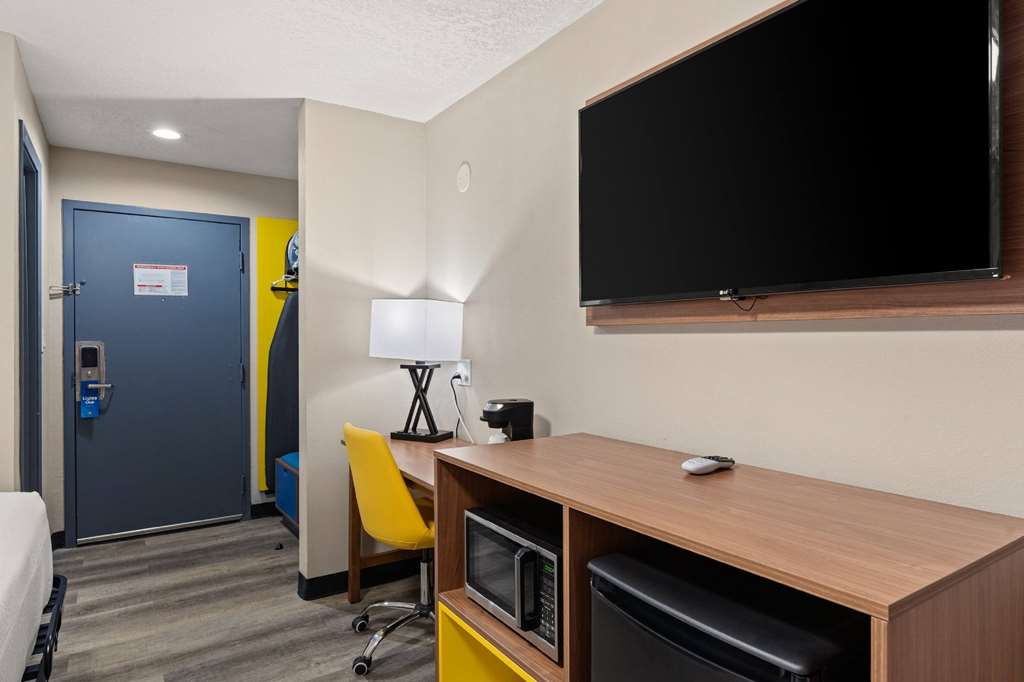 Days Inn by Wyndham Albuquerque I 25 - photo 35