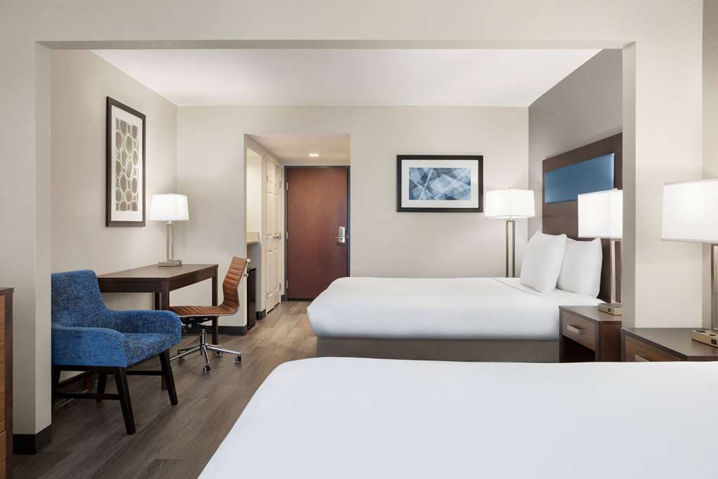 Wingate By Wyndham Southport - photo 9
