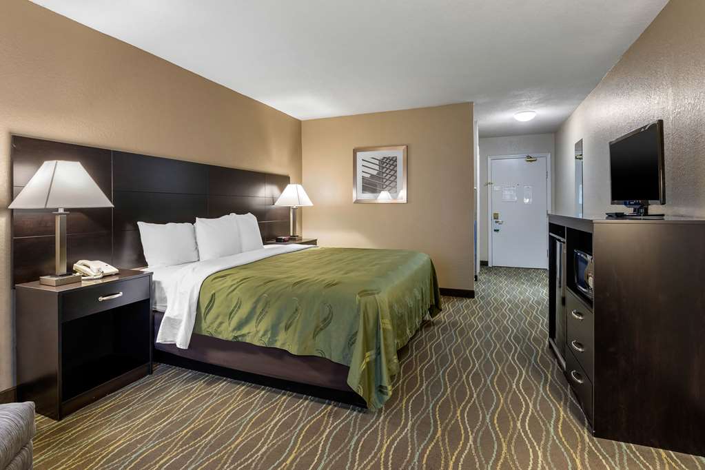 Quality Inn & Suites Des Moines Merle Hay Road - photo 15