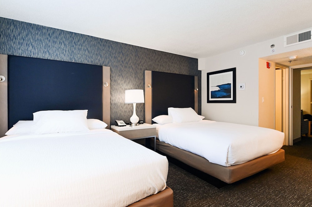 Embassy Suites by Hilton Baltimore Hunt Valley - photo 8