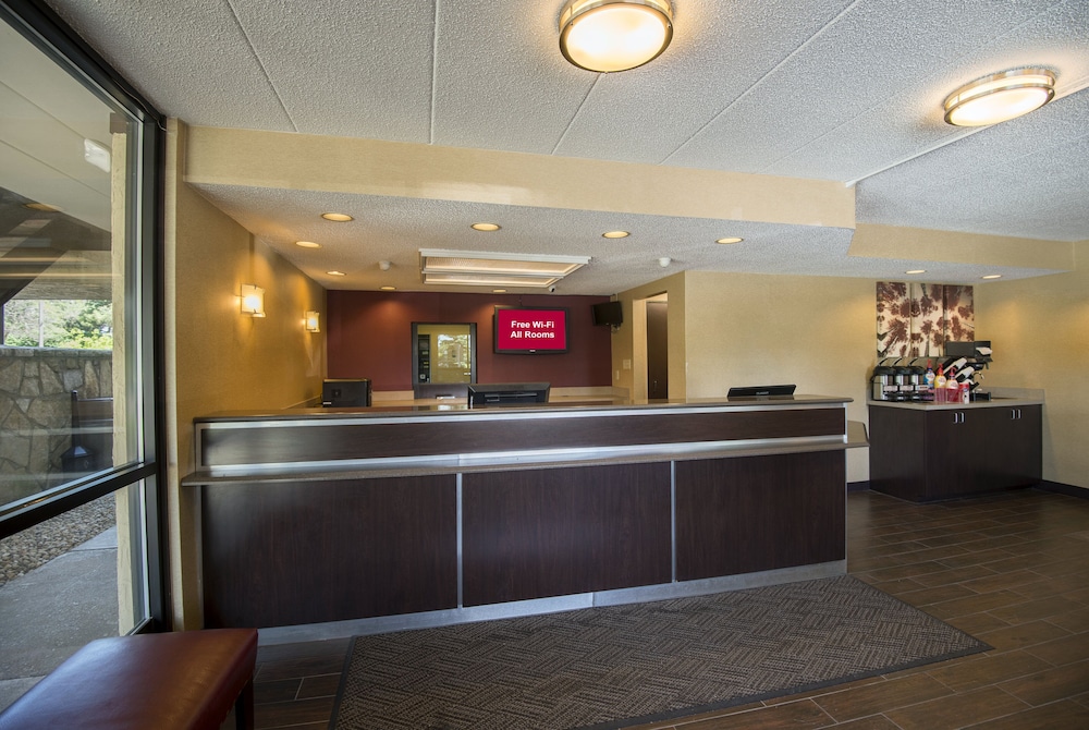Red Roof Inn PLUS Chicago Willowbrook - photo 2