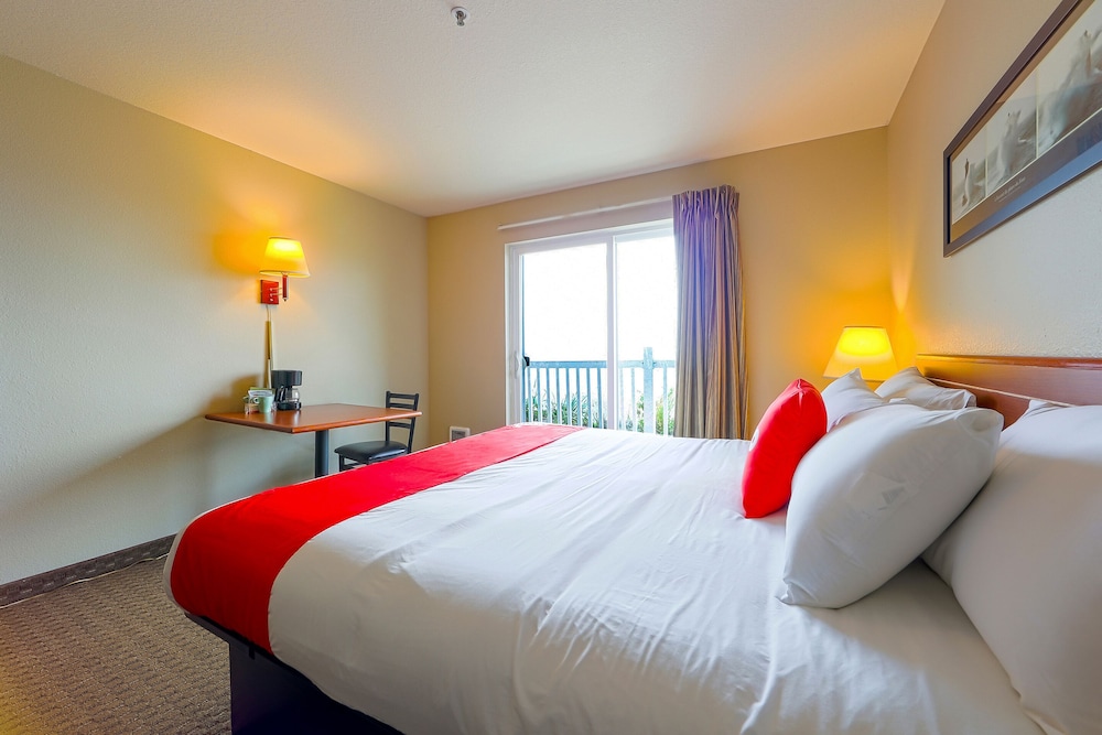 Siletz Bay Beachfront Hotel by OYO Lincoln City - photo 86
