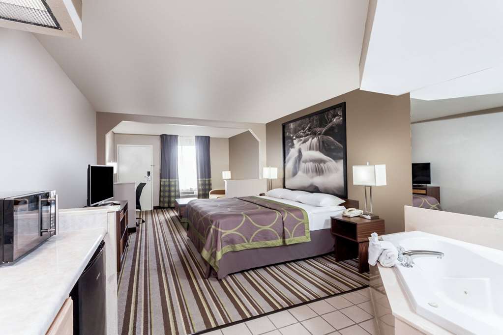 Super 8 by Wyndham Pigeon Forge Dollywood Lane - photo 11