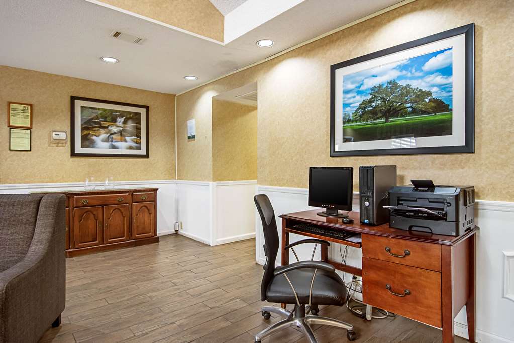 Quality Inn Thomaston - photo 20