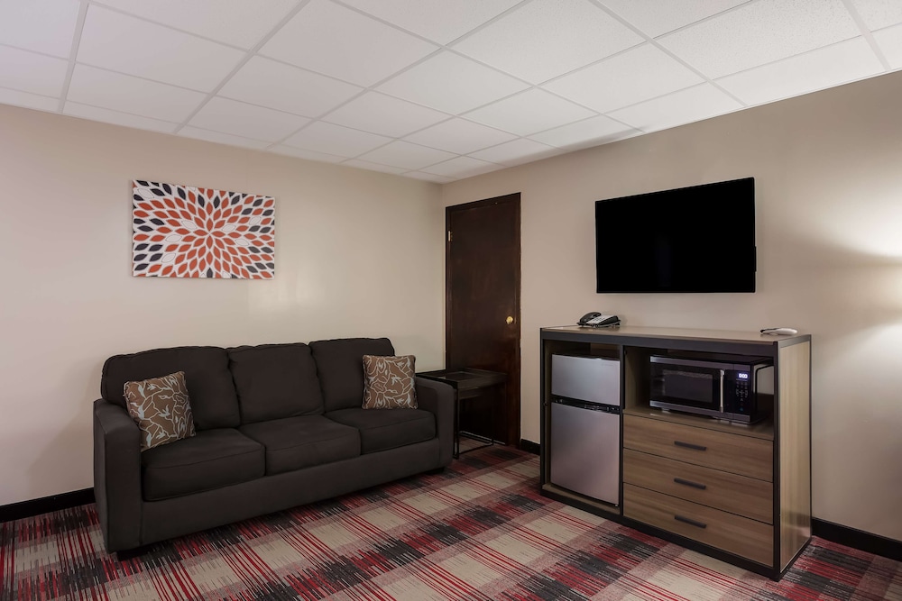 SureStay Hotel by Best Western Higginsville - photo 15