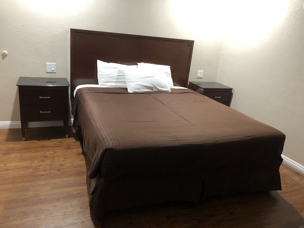 American Inn Ontario - photo 16