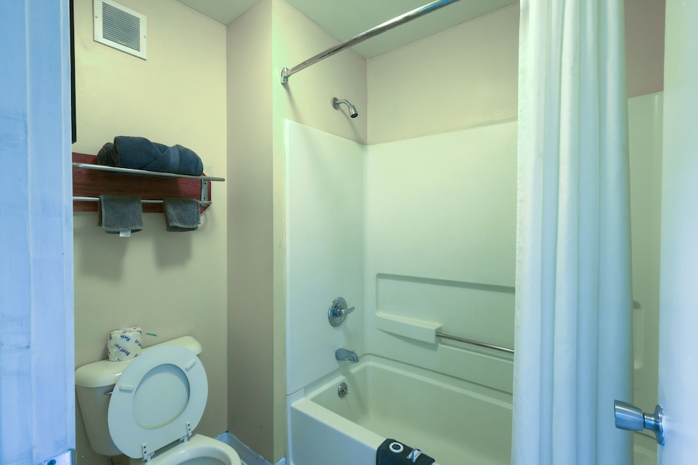 Americas Best Value Inn Brownsville West Tennessee - photo 24