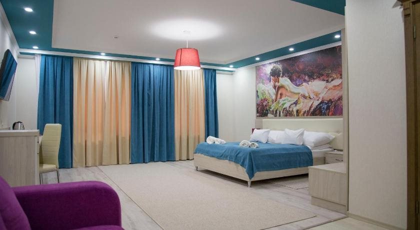 Mirage Hotel — hotel in Berehove