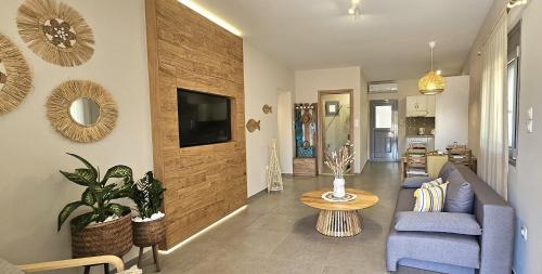 Aeraki Luxury Apartment — 4-Star Luxury Hotel in Panormos, Greece