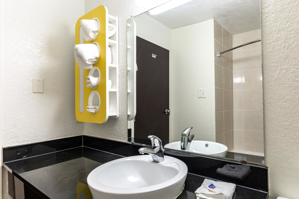 Motel 6 Houston North Spring - photo 14
