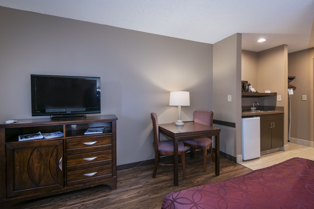 Guest Inn & Suites Midtown Medical Center - photo 8