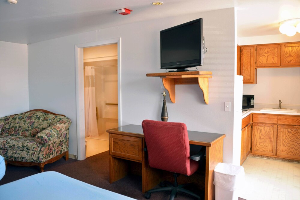 The Oakwood Inn - photo 10