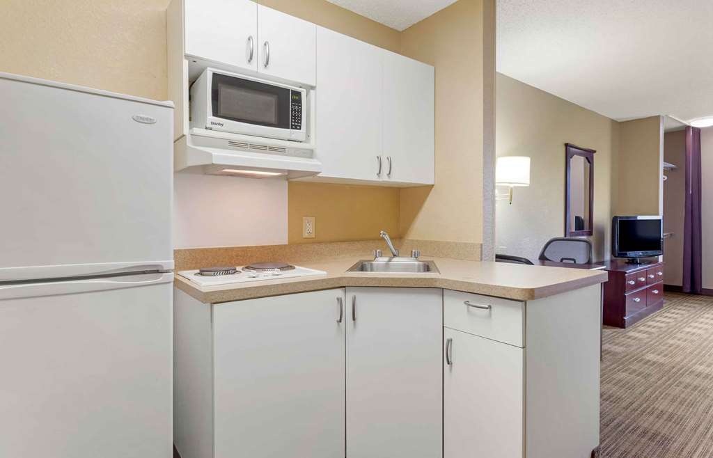 Extended Stay America Suites Houston Galleria Westheimer - photo 23