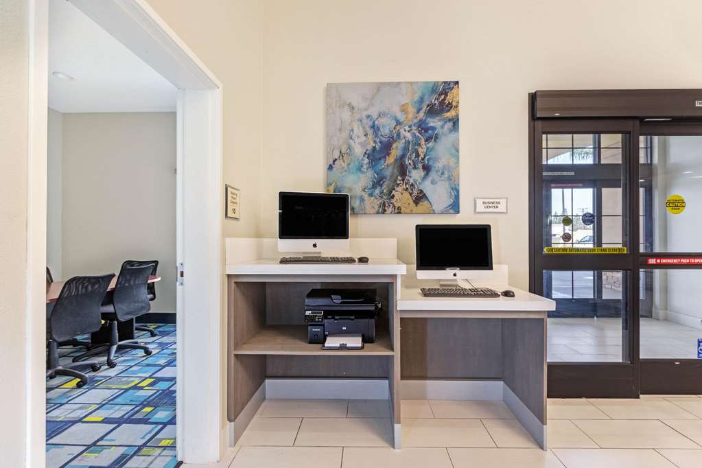 La Quinta Inn & Suites by Wyndham NE Long Beach Cypress - photo 32