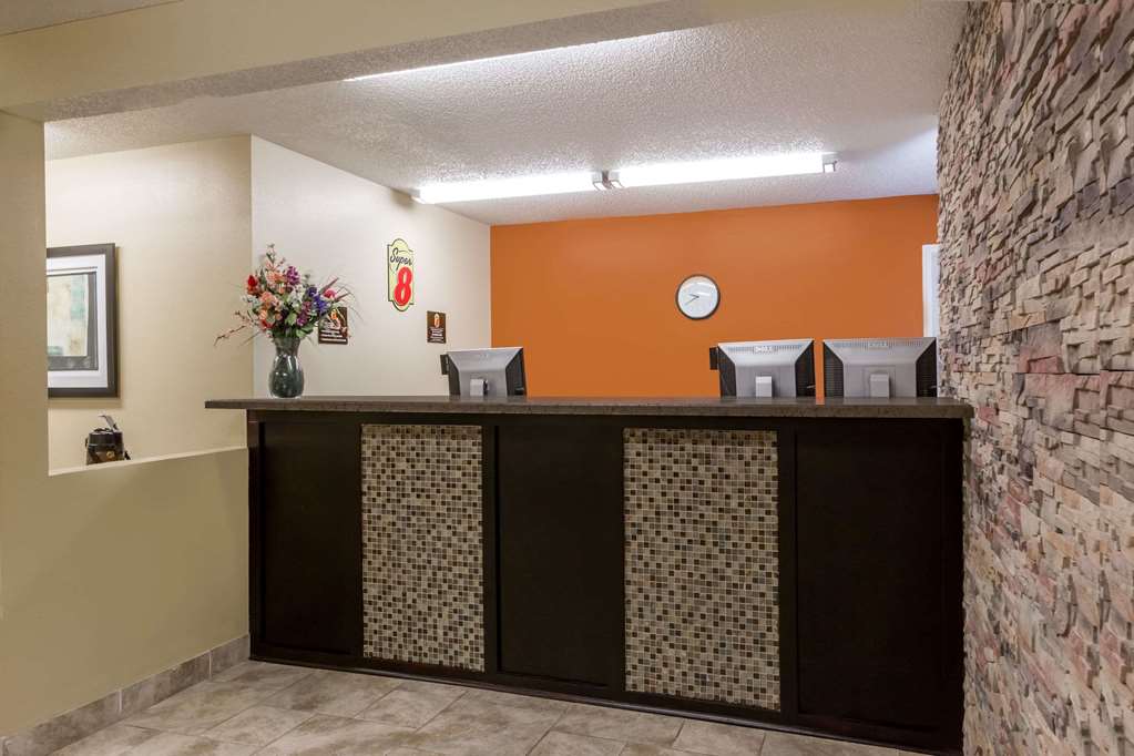 Super 8 by Wyndham Grinnell IA - photo 3