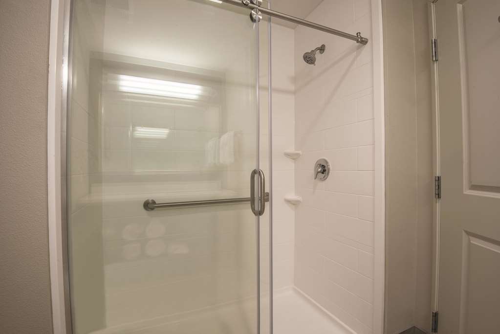 La Quinta Inn & Suites by Wyndham Kingman - photo 12