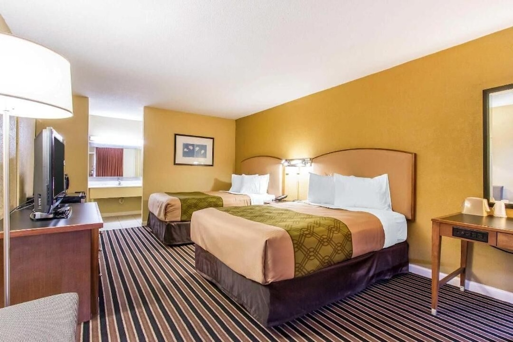 AmeriVu Inn & Suites Gilbertsville - photo 16