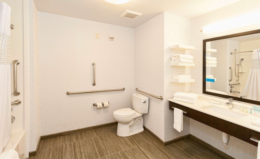 Hampton Inn & Suites Duluth North Mall Area - photo 16