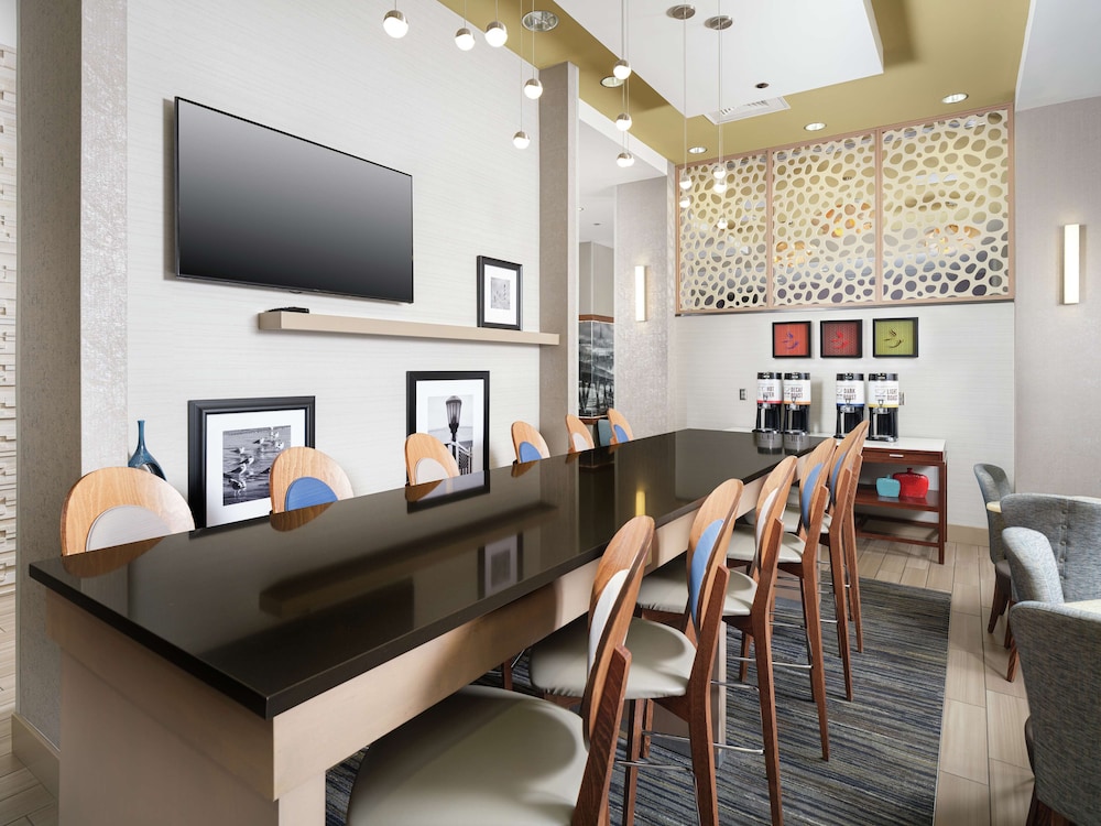 Hampton Inn by Hilton Wilmington Downtown - photo 2