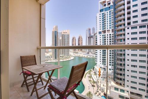 Canal View apartment in Marina — 4-Star Luxury Hotel in Dubai, United Arab Emirates
