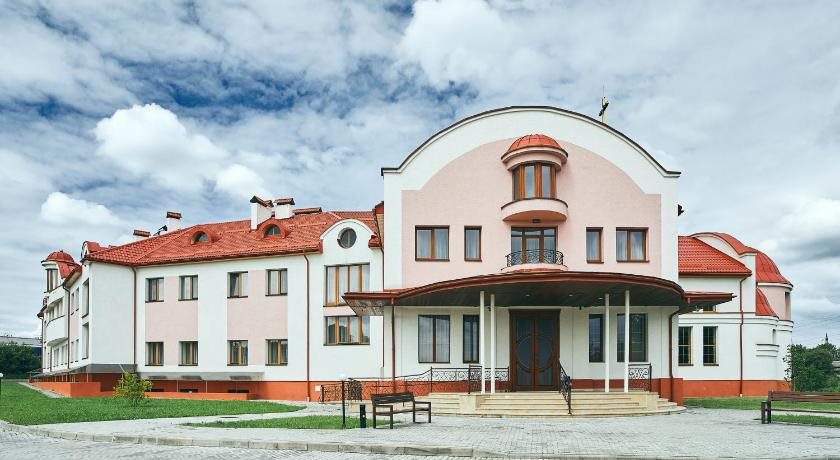 Patriarshyi Hotel - carbon neutral hotel in Lviv